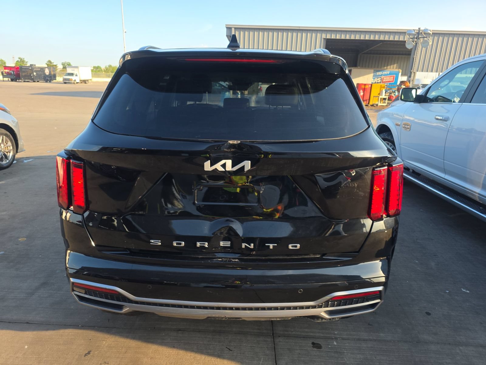 Used 2022 Kia Sorento S FWD image 6
