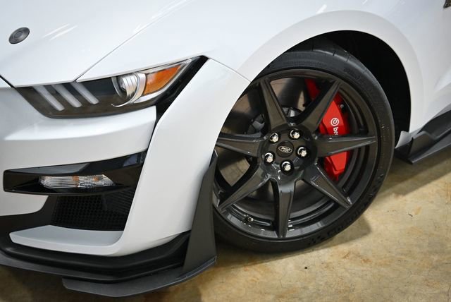 Used 2020 Ford Mustang Shelby GT500 w/ Carbon Fiber Track Pack image 3