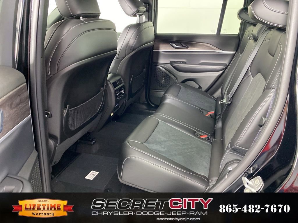 New 2026 Jeep Grand Cherokee Altitude image 29