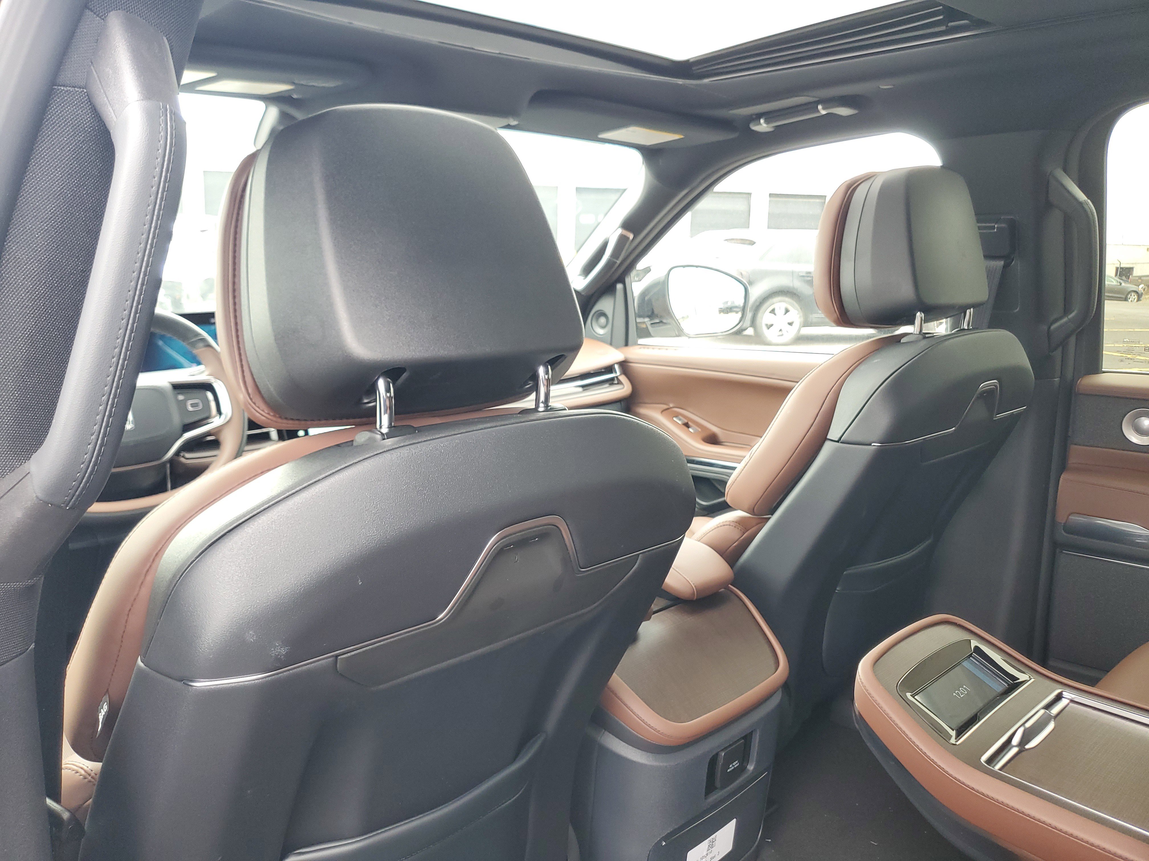 New 2026 Lincoln Navigator Reserve AWD/4WD image 28