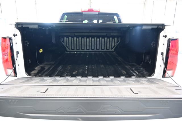 Used 2023 Chevrolet Colorado Z71 w/ Z71 Convenience Package 2 AWD/4WD image 7