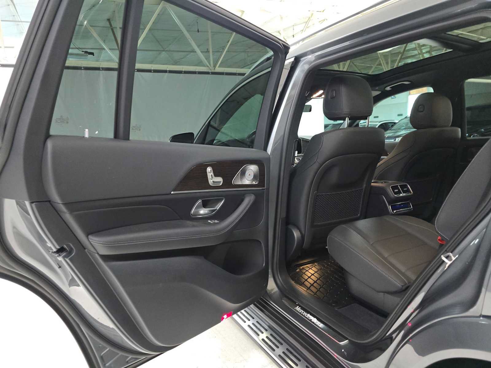 Used 2026 Mercedes-Benz GLS 450 4MATIC image 15