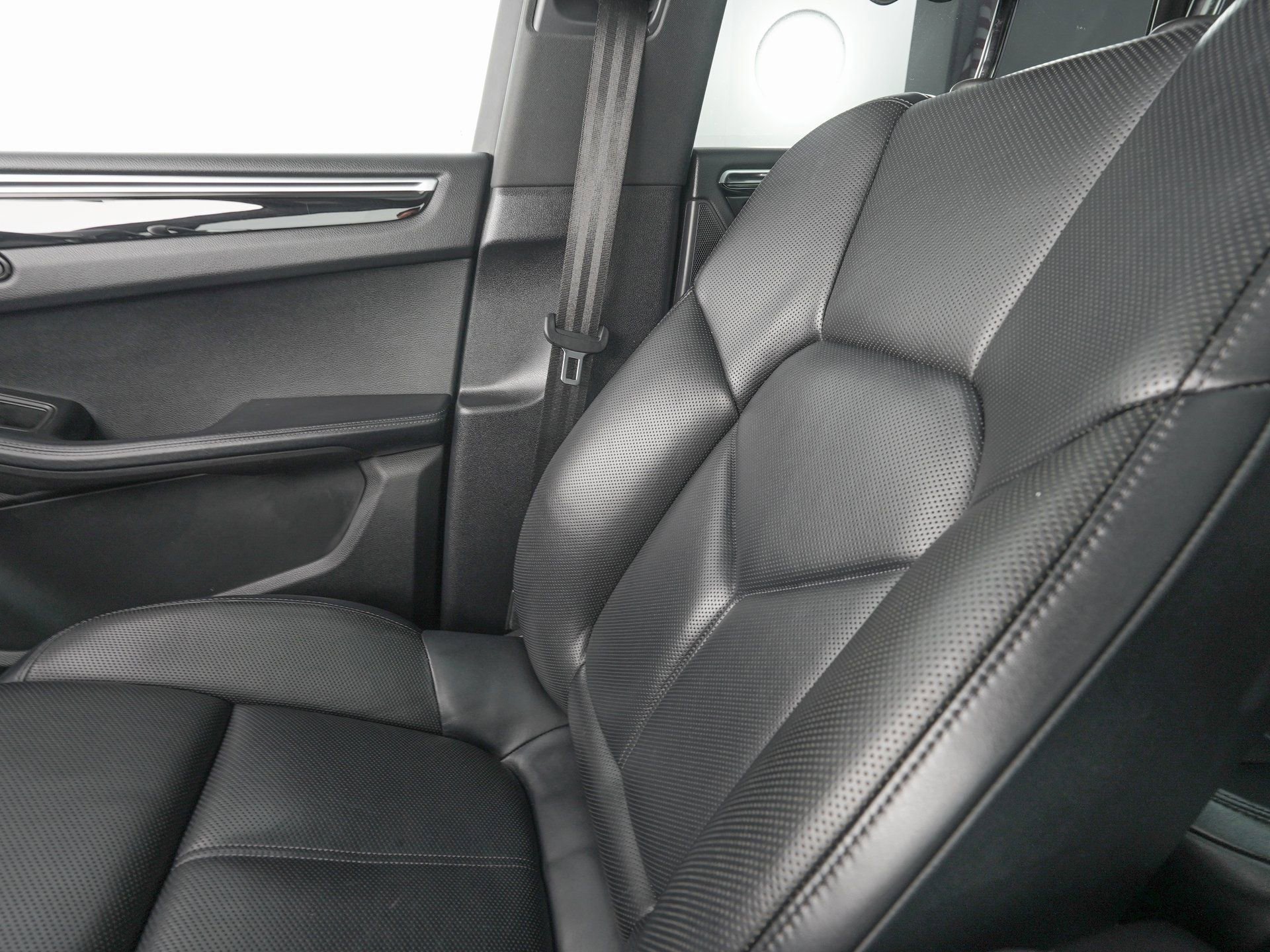 Used 2024 Porsche Macan S image 27