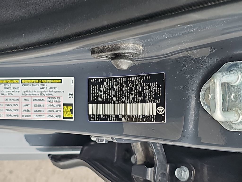 Used 2024 Toyota Corolla LE FWD image 39