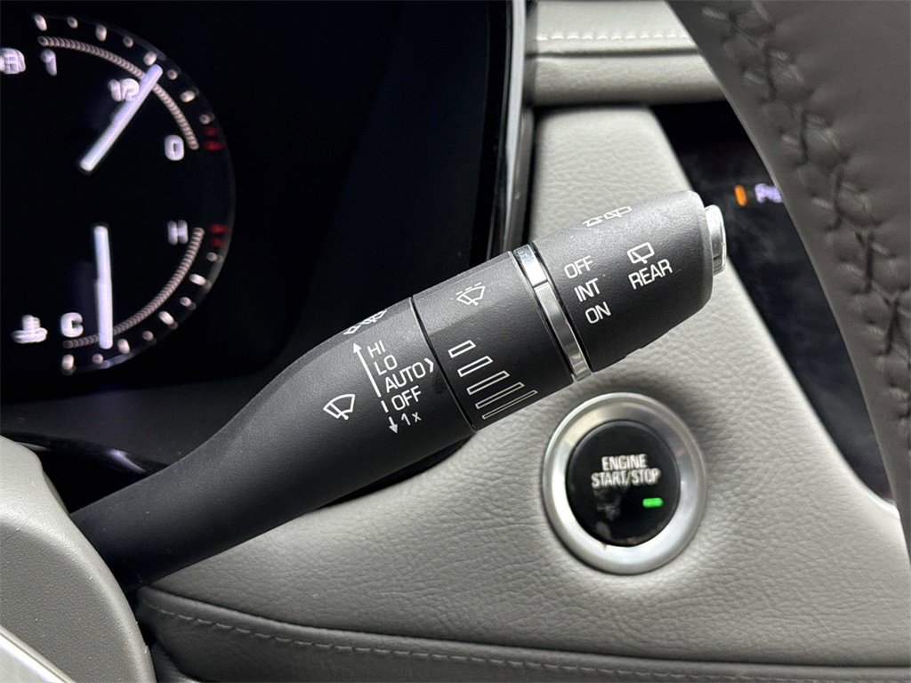 Used 2017 Cadillac XT5 Luxury w/ LPO, Wheel Lock Package image 28