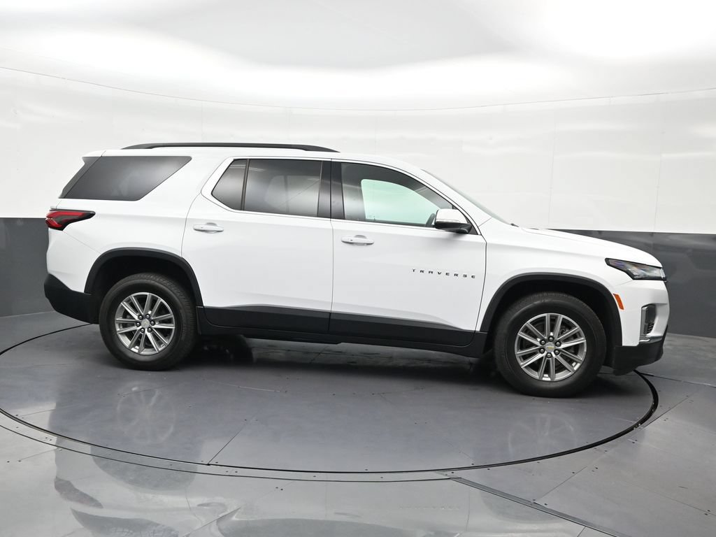 Used 2023 Chevrolet Traverse LT FWD image 7