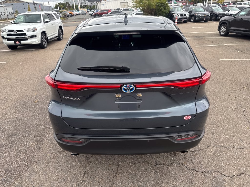 Used 2023 Toyota Venza LE AWD/4WD image 6