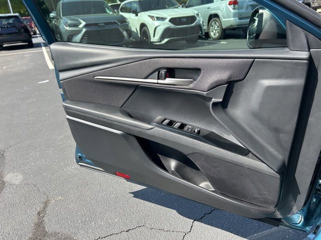 Used 2025 Toyota Camry LE FWD image 28