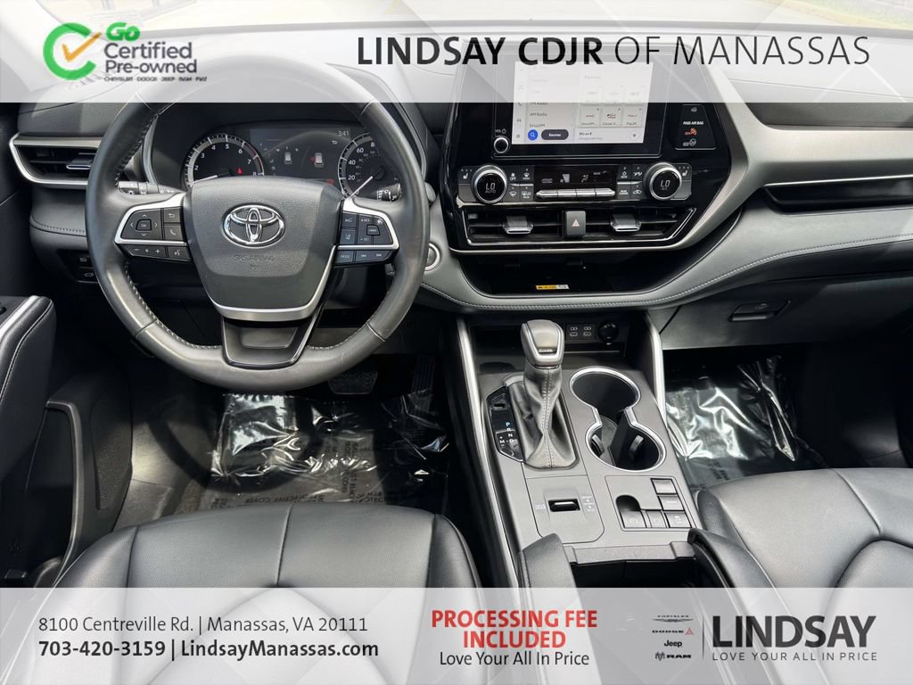 Used 2024 Toyota Highlander XLE FWD image 21
