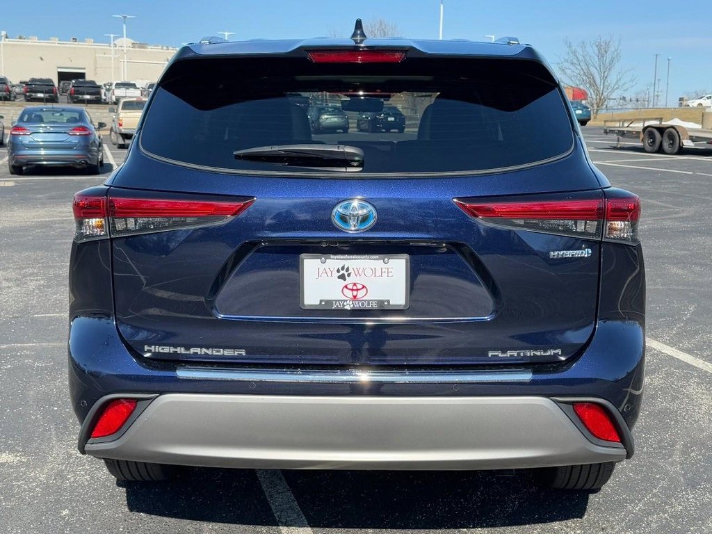 Used 2023 Toyota Highlander Platinum image 7