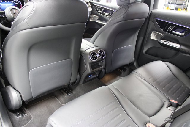 Used 2024 Mercedes-Benz GLC 300 image 12