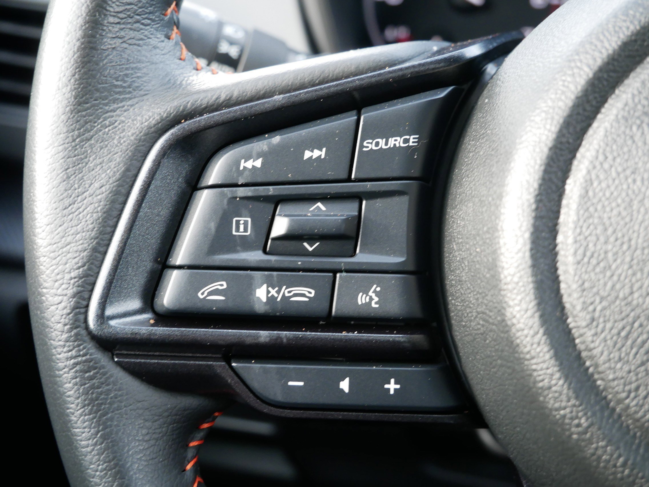 Used 2024 Subaru Crosstrek 2.5i Limited w/ Crosstrek Mirror Package image 32