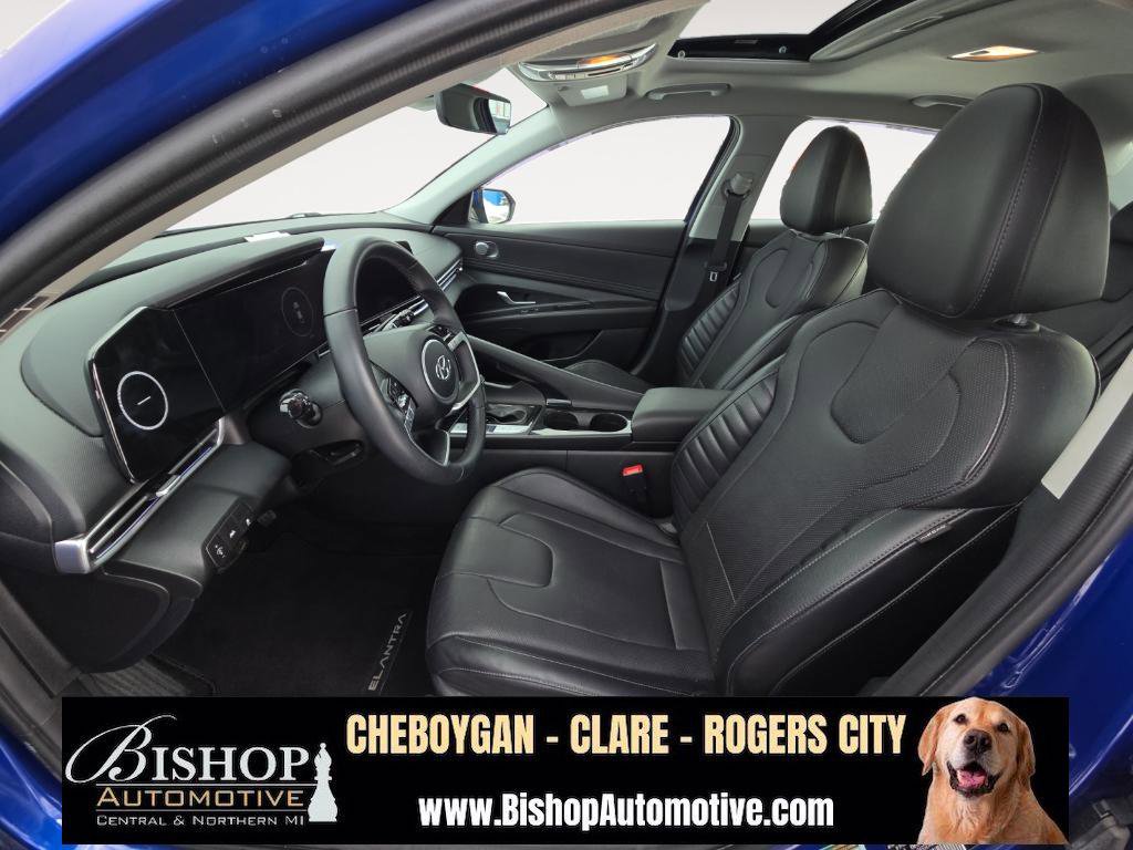 Used 2023 Hyundai Elantra Limited w/ Cargo Package image 10