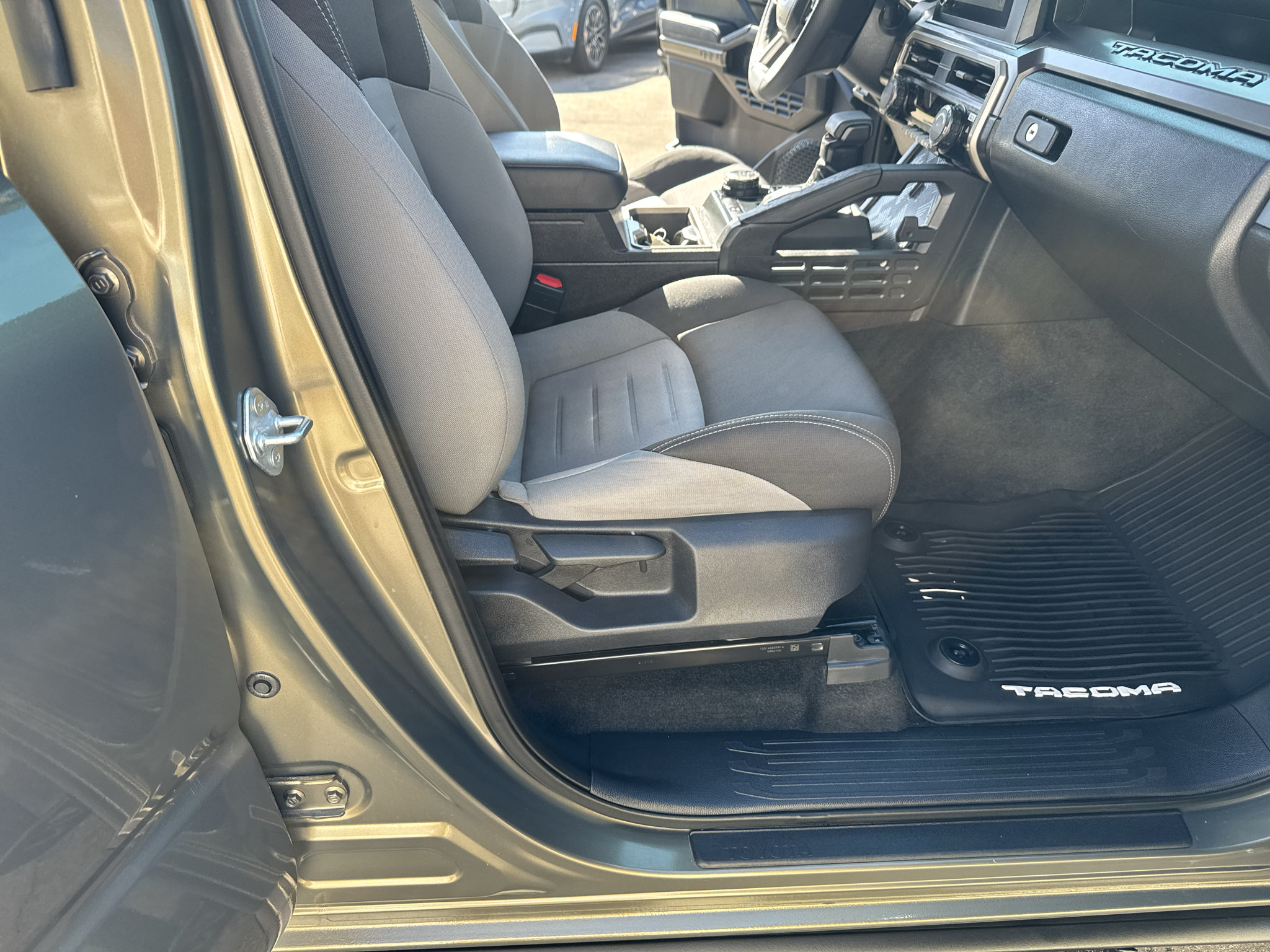 Used 2025 Toyota Tacoma TRD Off-Road AWD/4WD image 21