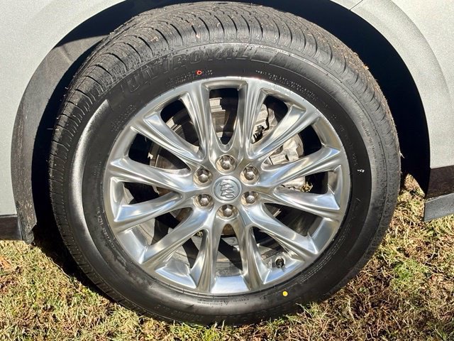Used 2020 Buick Enclave Premium w/ Sun and Sites Package FWD image 26