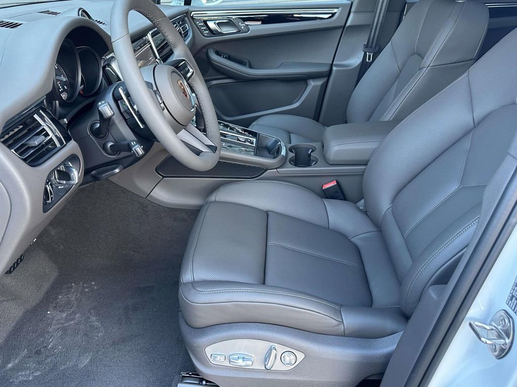 New 2026 Porsche Macan image 19