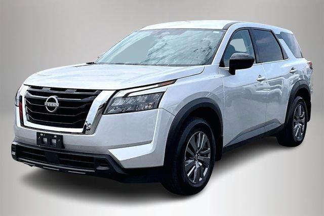 Certified 2025 Nissan Pathfinder S image 2