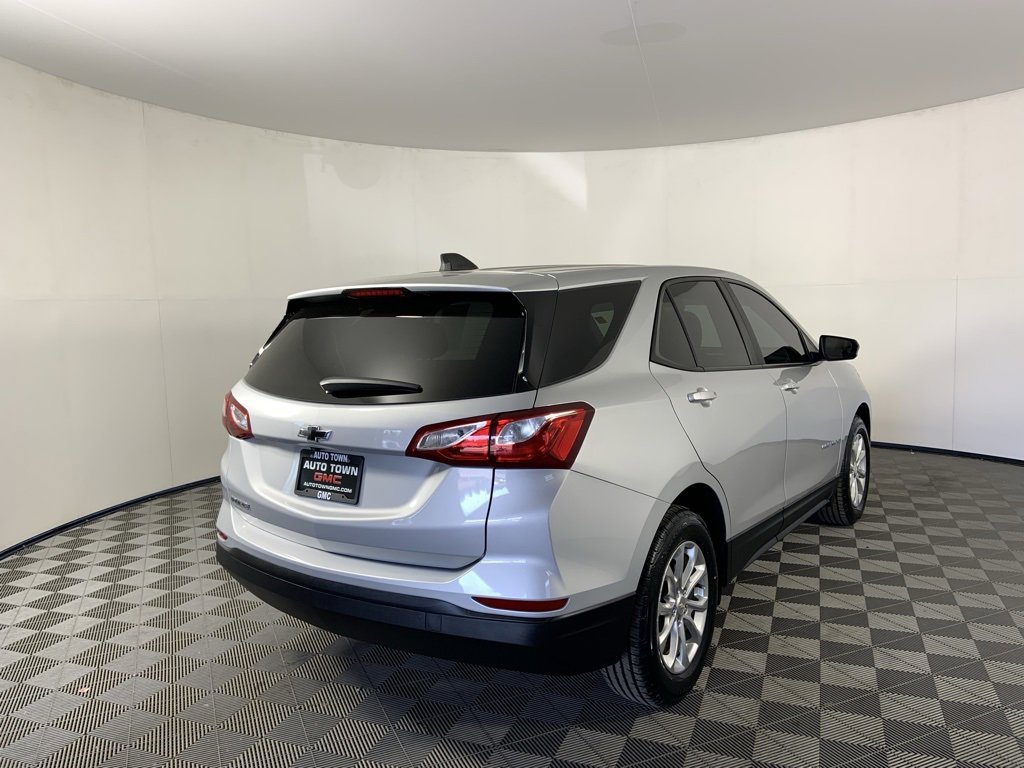 Used 2021 Chevrolet Equinox LS w/ LS Convenience Package image 3