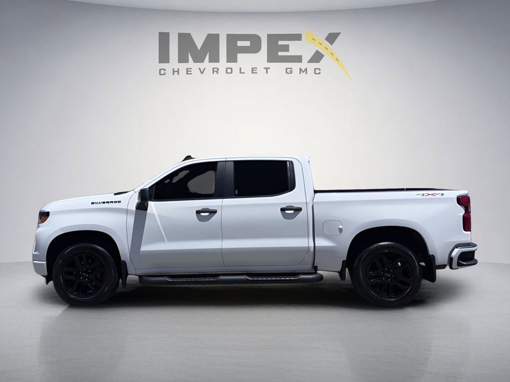 Used 2024 Chevrolet Silverado 1500 Custom AWD/4WD image 2