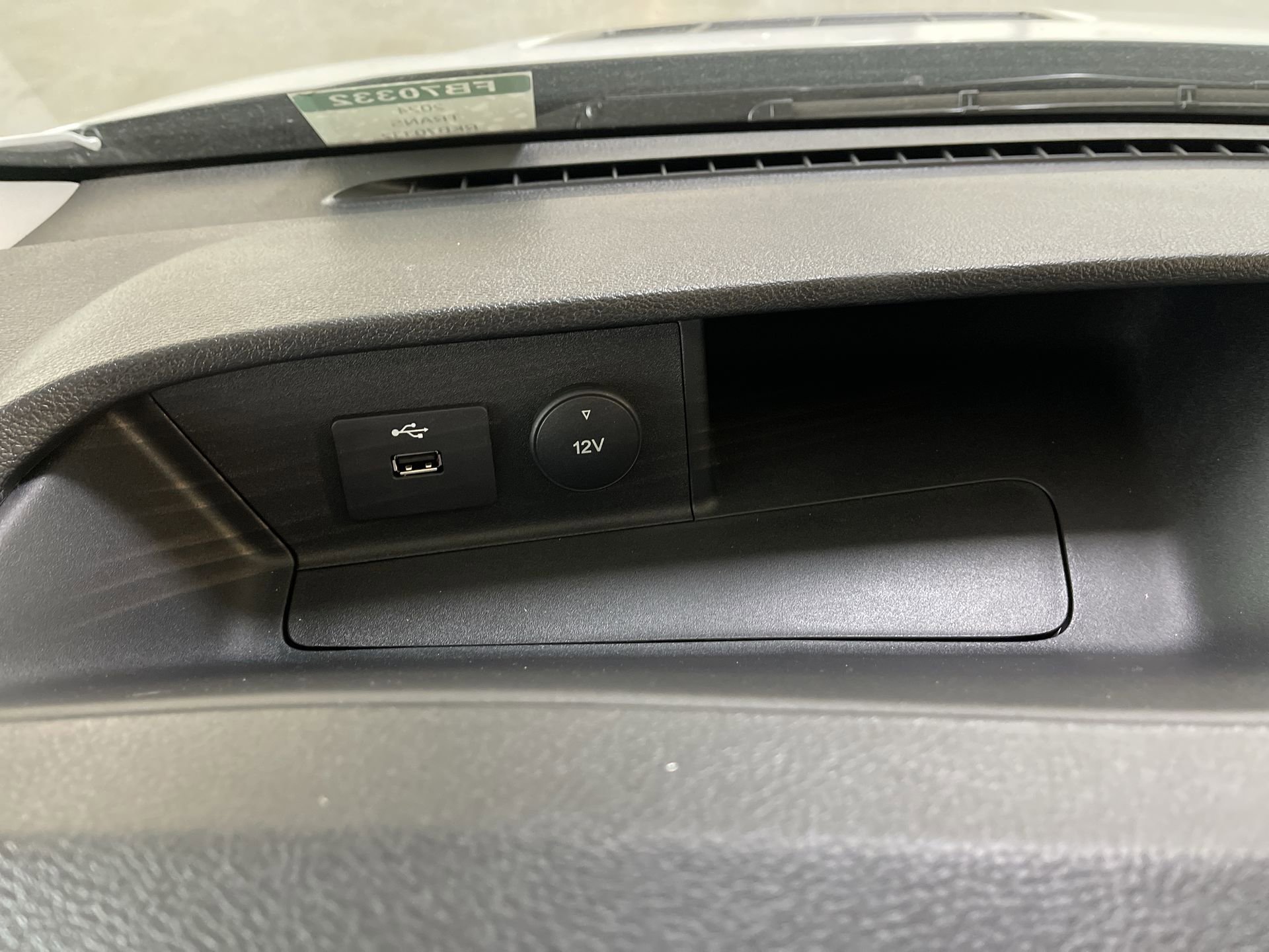 New 2024 Ford Transit 250 148 Medium Roof image 25