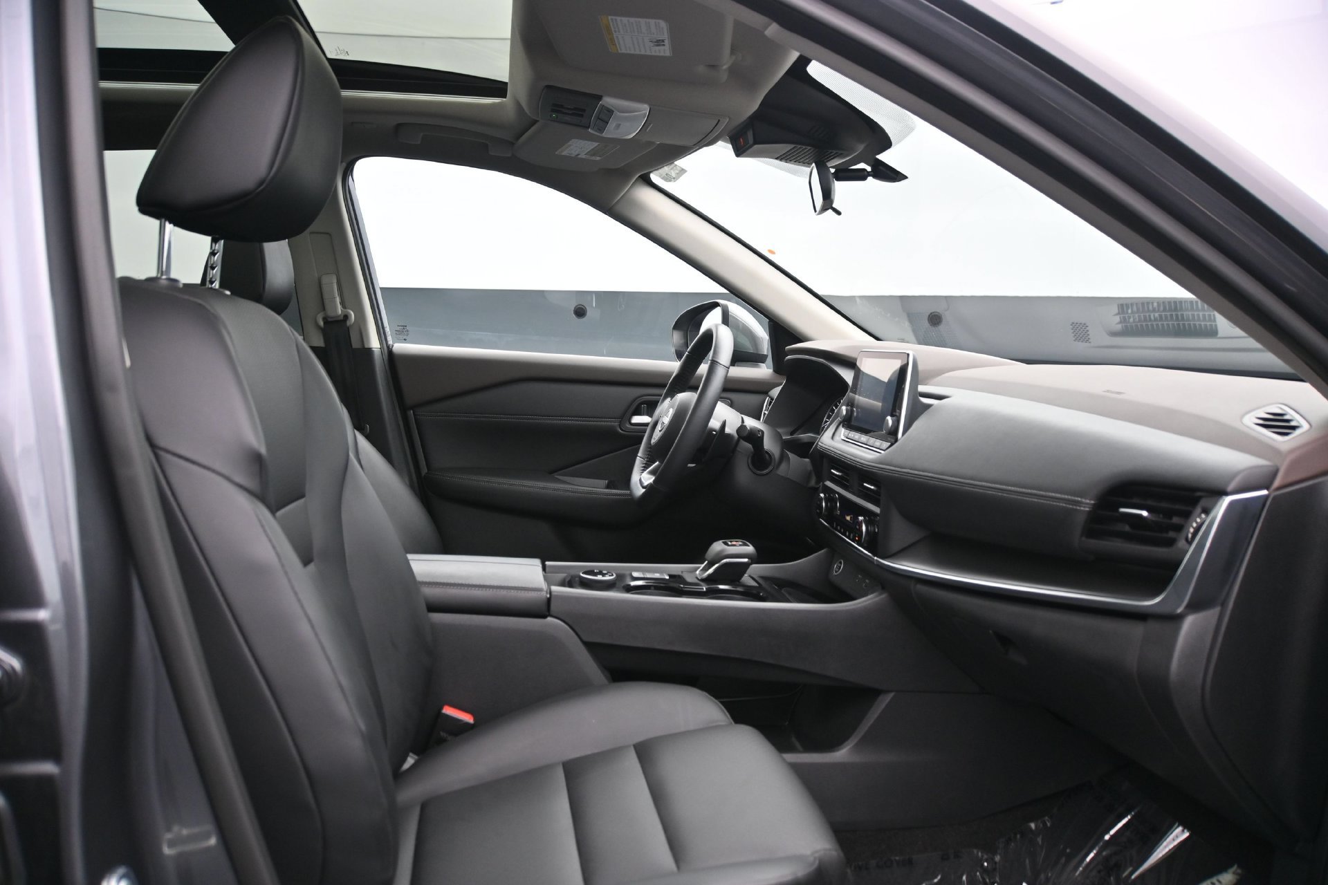 Used 2021 Toyota RAV4 XSE w/ Weather Package AWD/4WD image 13