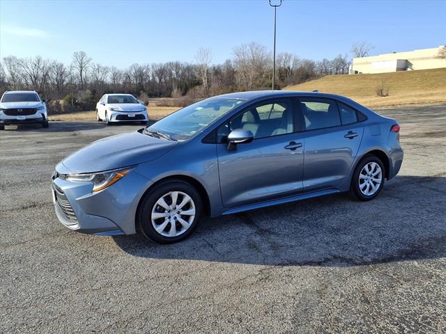 Used 2025 Toyota Corolla LE image 34