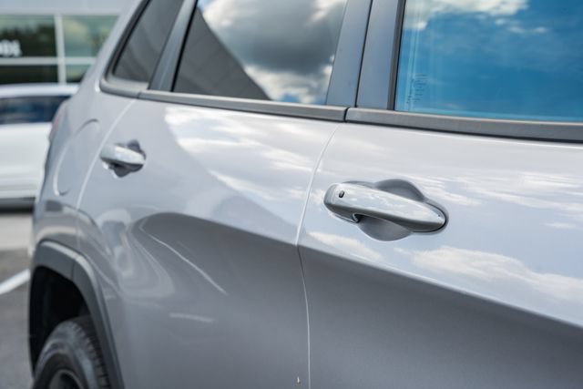 Used 2019 Jeep Cherokee Latitude Plus AWD/4WD image 16