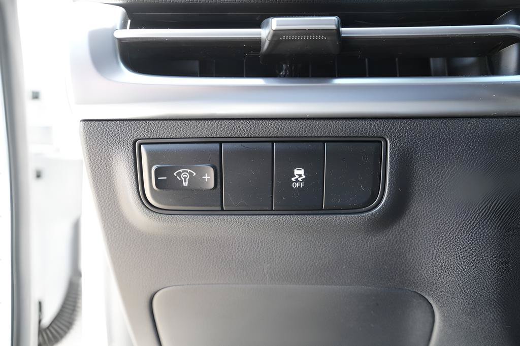 Used 2025 Hyundai Tucson SE AWD/4WD image 25