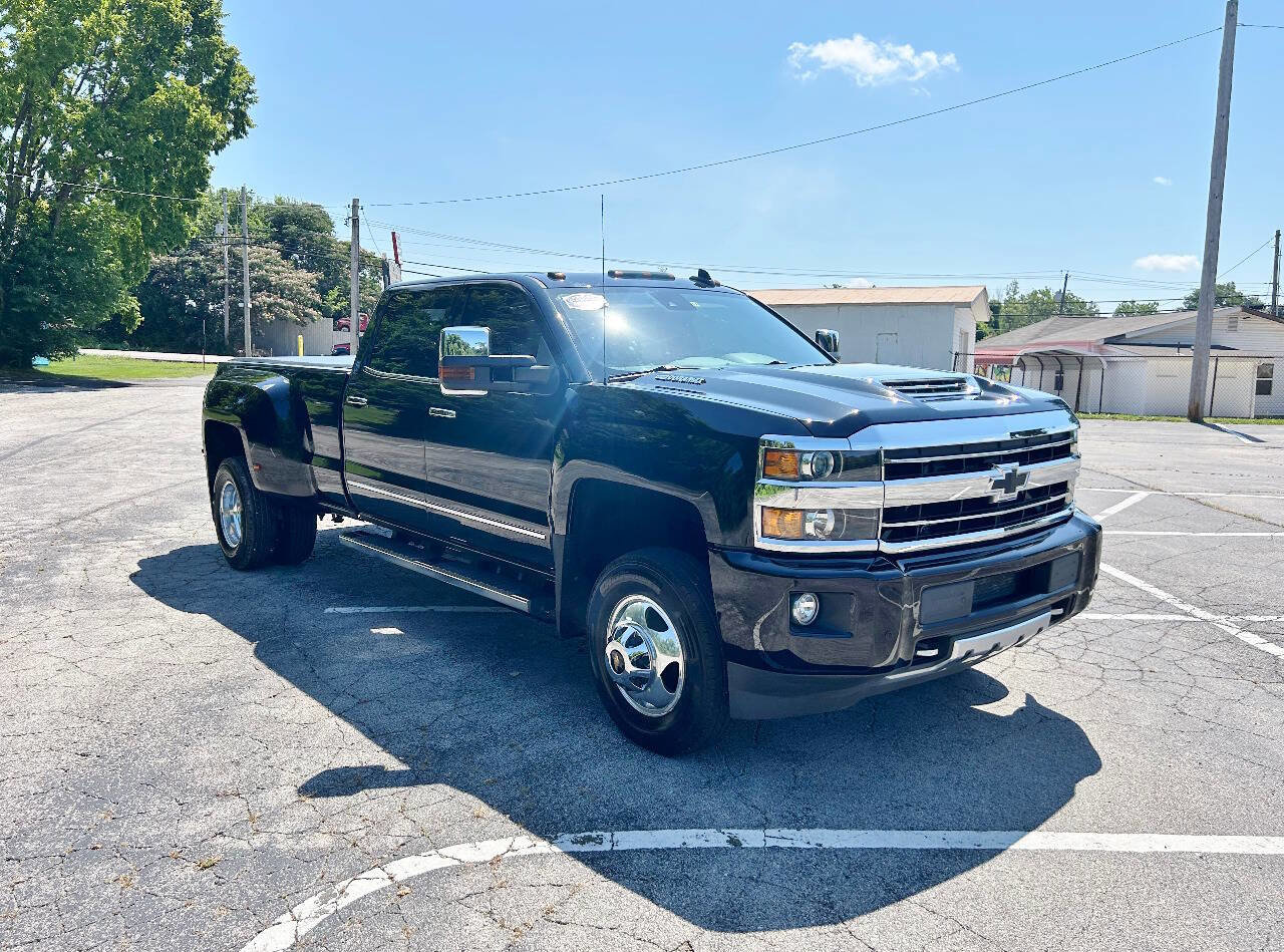 Used 2018 Chevrolet Silverado 3500 High Country w/ Duramax Plus Package image 3