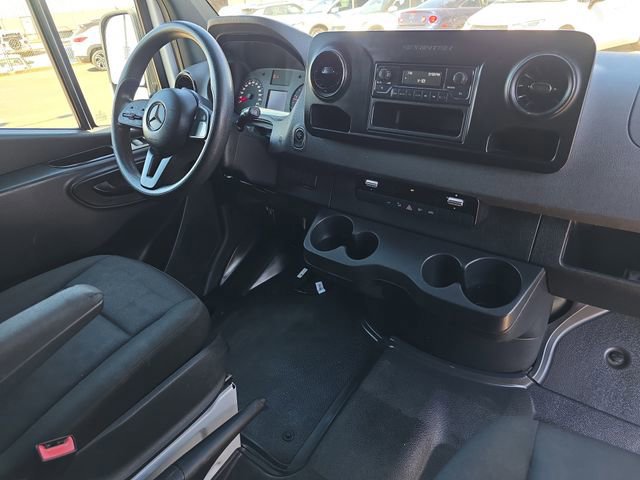 Used 2022 Mercedes-Benz Sprinter 2500 image 16