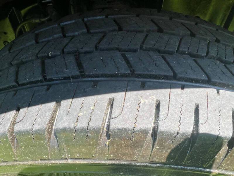 Used 2014 Ford E-250 and Econoline 250 Extended w/ Commercial Cargo Van Package RWD image 13