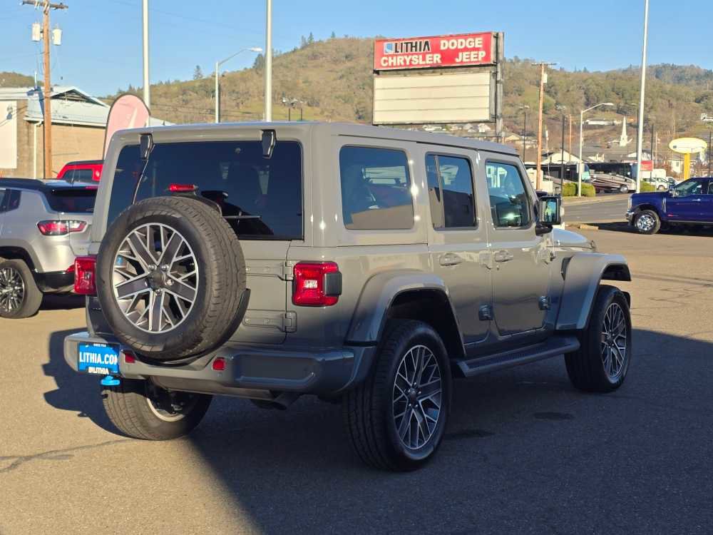 Used 2022 Jeep Wrangler Unlimited Sahara image 5