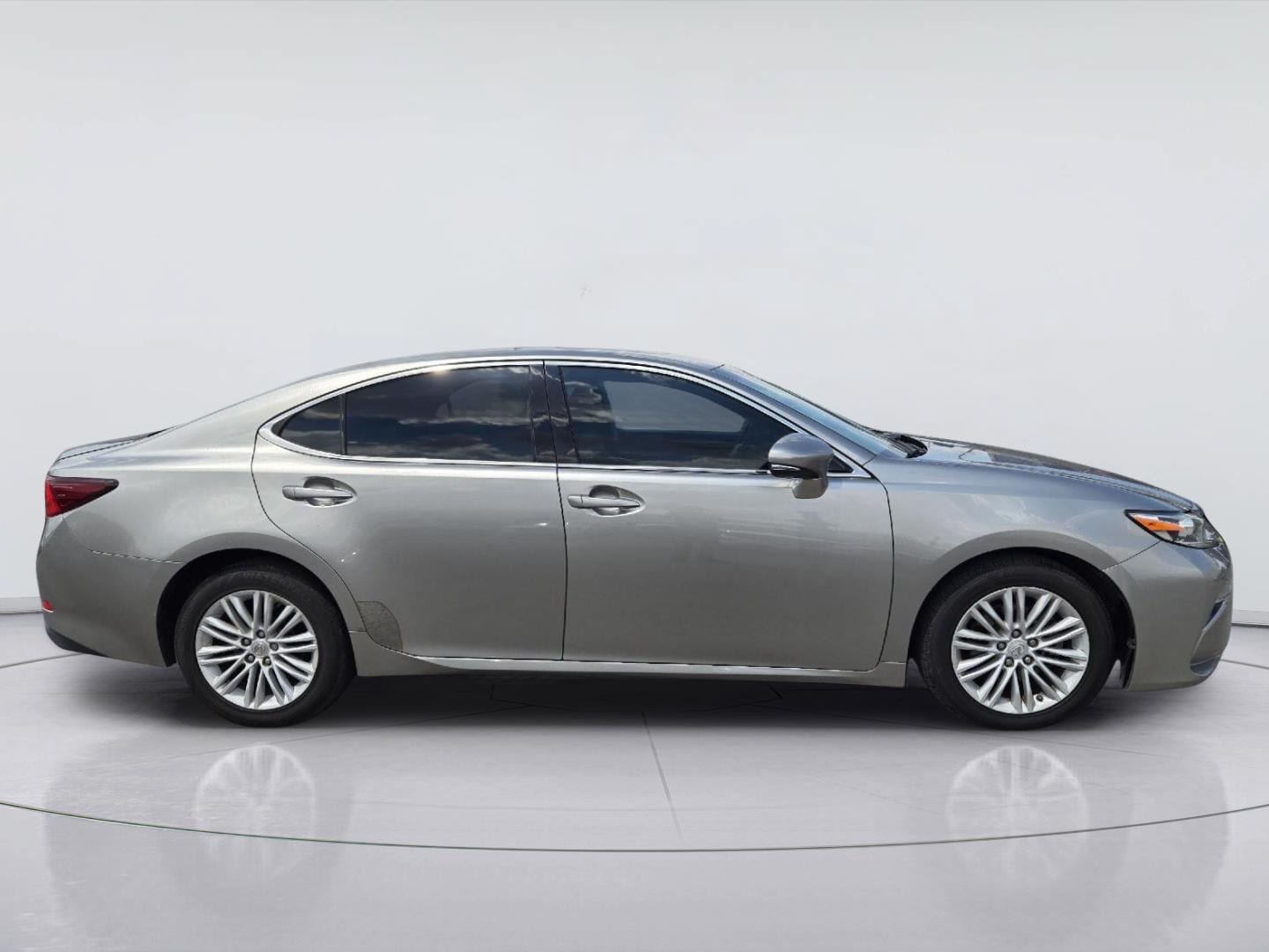 Used 2017 Lexus ES 350 w/ Premium Package FWD image 4