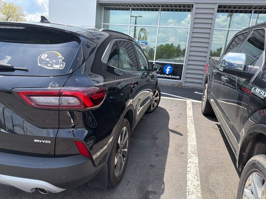 Used 2023 Ford Escape Platinum w/ Premium Technology Package AWD/4WD image 6