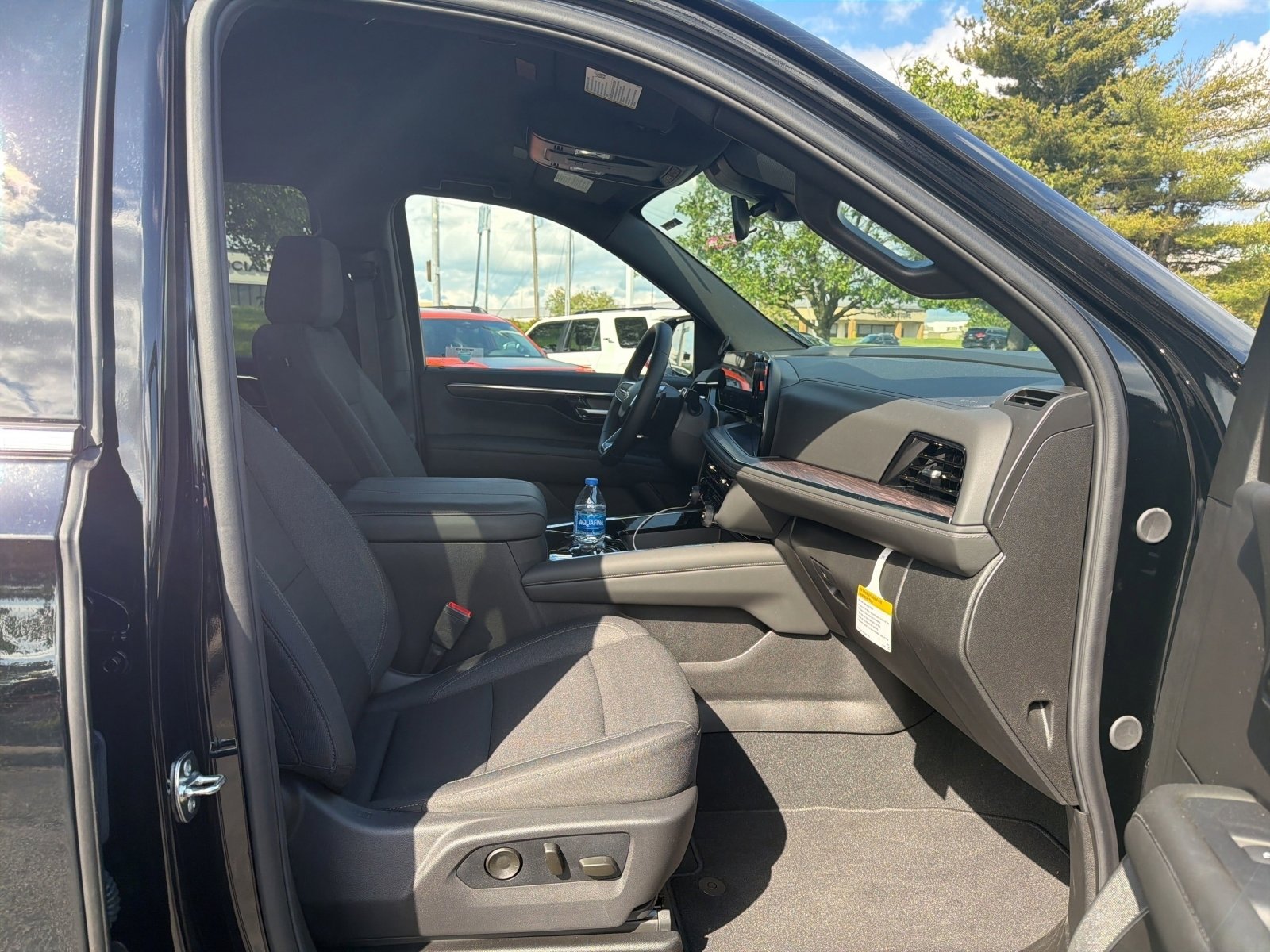 Used 2026 Chevrolet Suburban LS AWD/4WD image 26