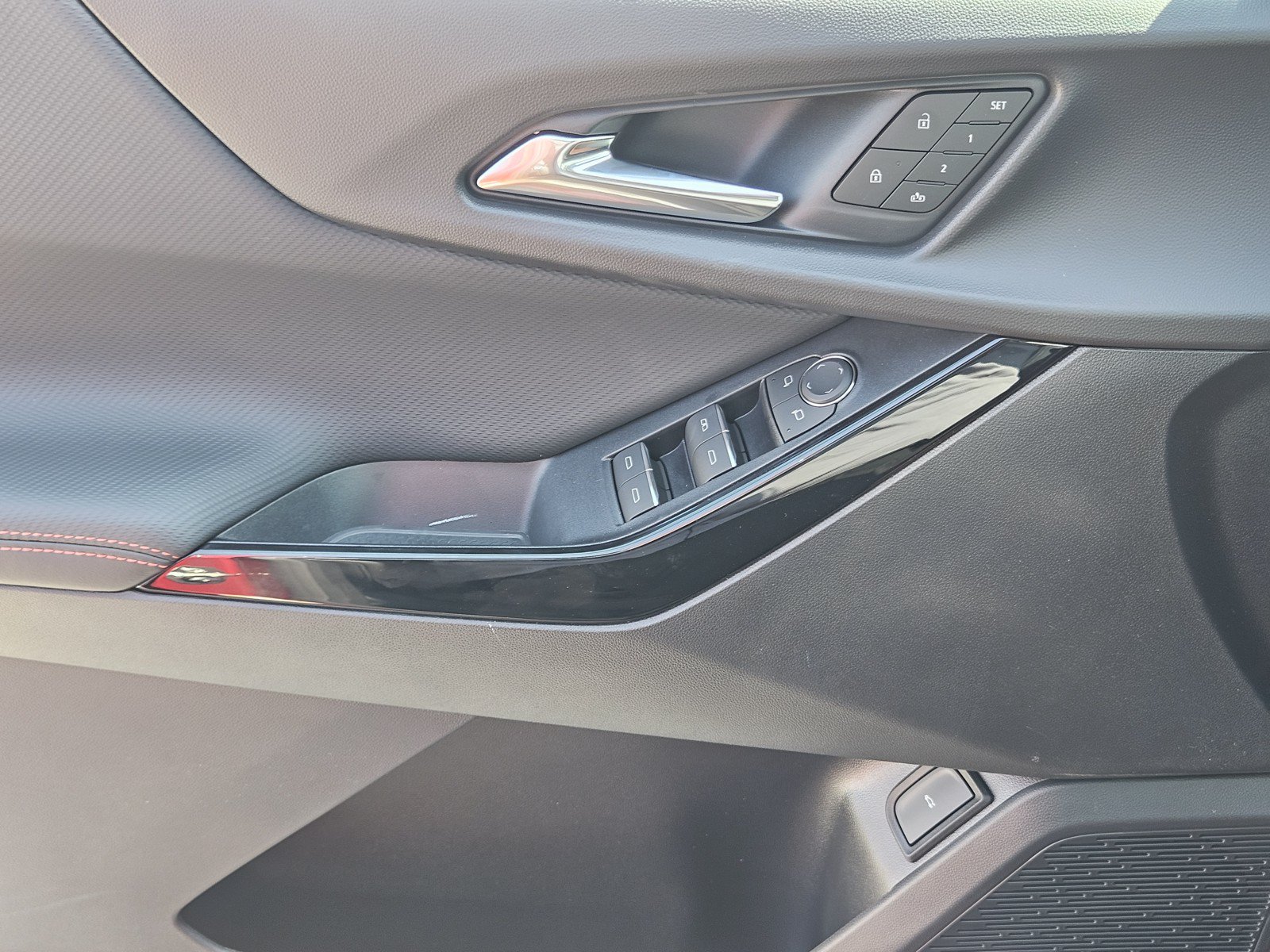 New 2027 Chevrolet Equinox RS w/ Safety and Technology Package FWD image 16