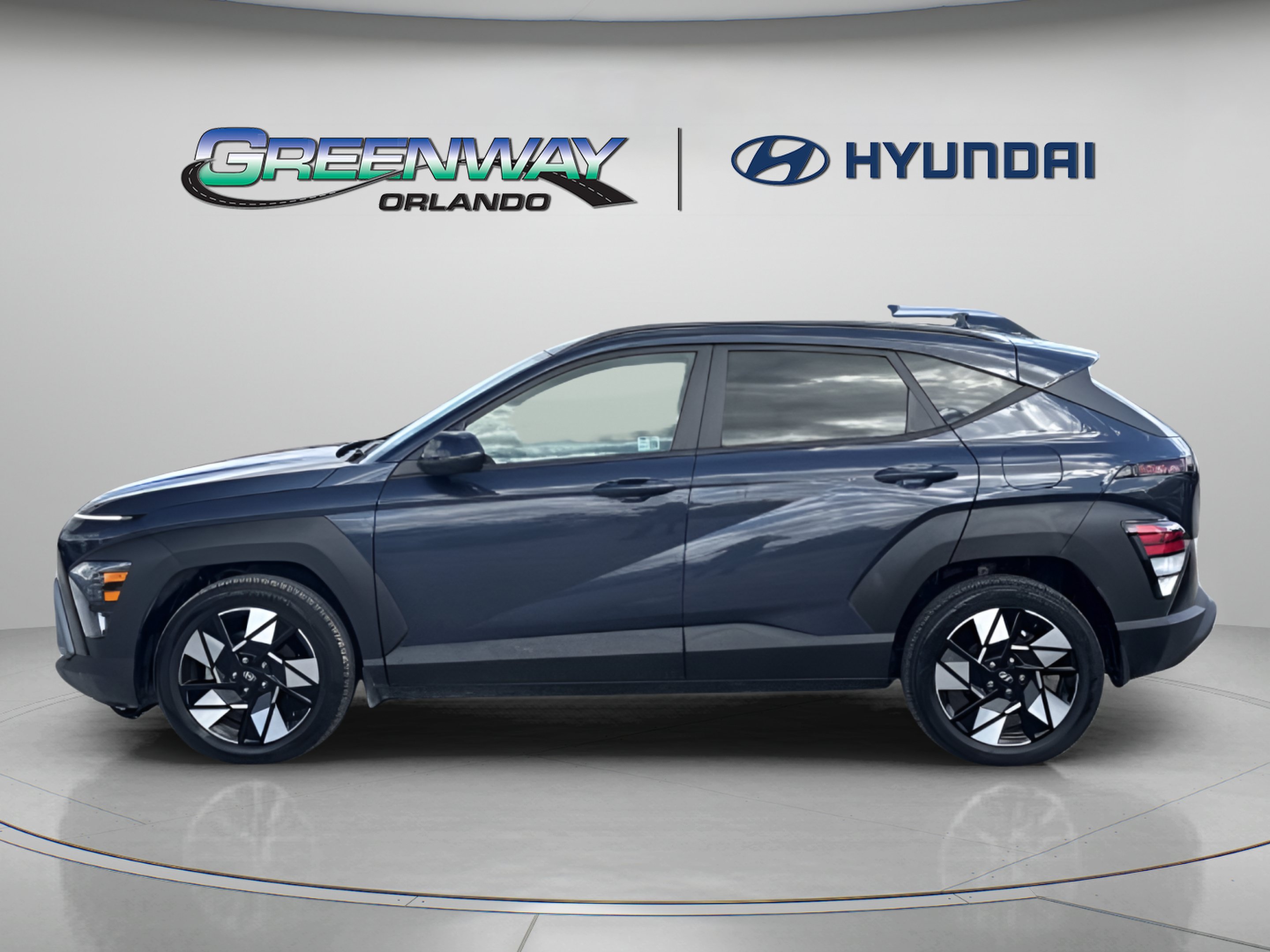 Used 2024 Hyundai Kona SEL w/ Convenience Package FWD image 4