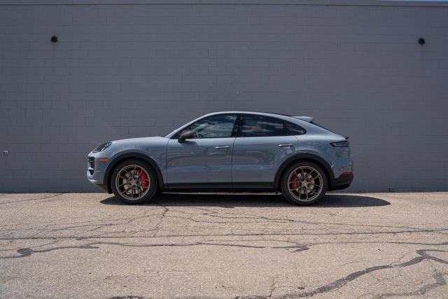 New 2026 Porsche Cayenne GTS AWD/4WD image 2