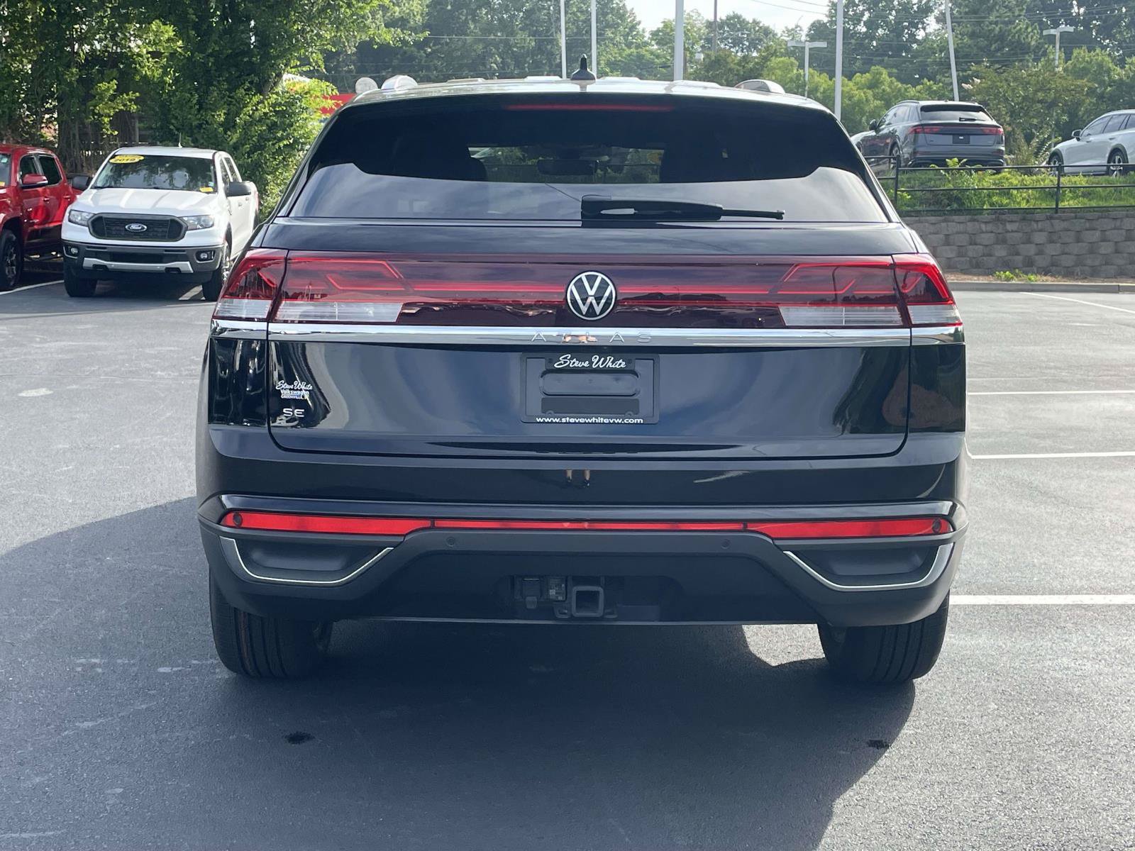 Certified 2025 Volkswagen Atlas Cross Sport SE FWD image 6