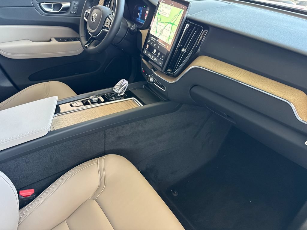 New 2026 Volvo XC60 T8 Plus w/ Climate Package PRO AWD/4WD image 15