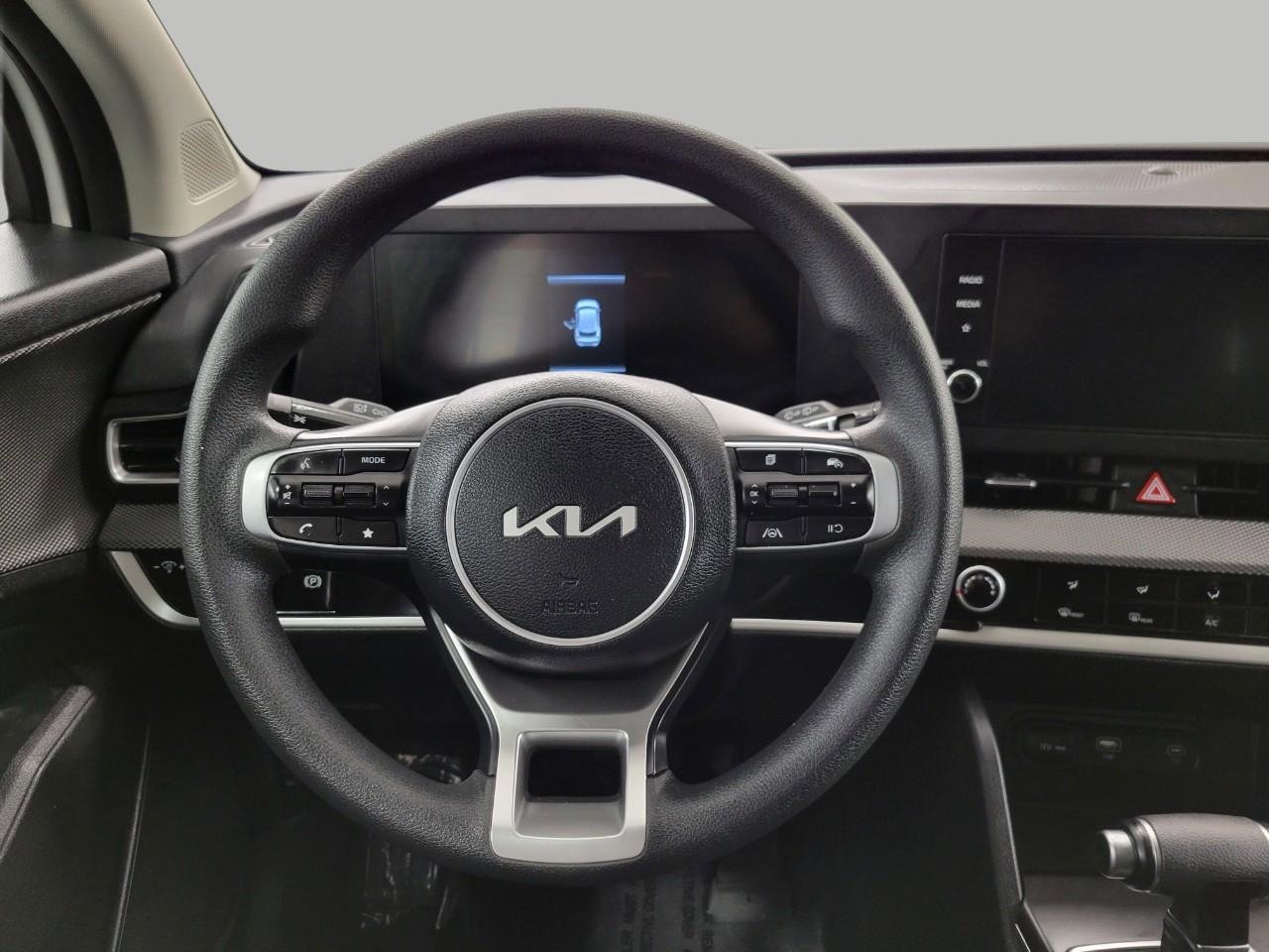 Used 2025 Kia Sportage LX image 5