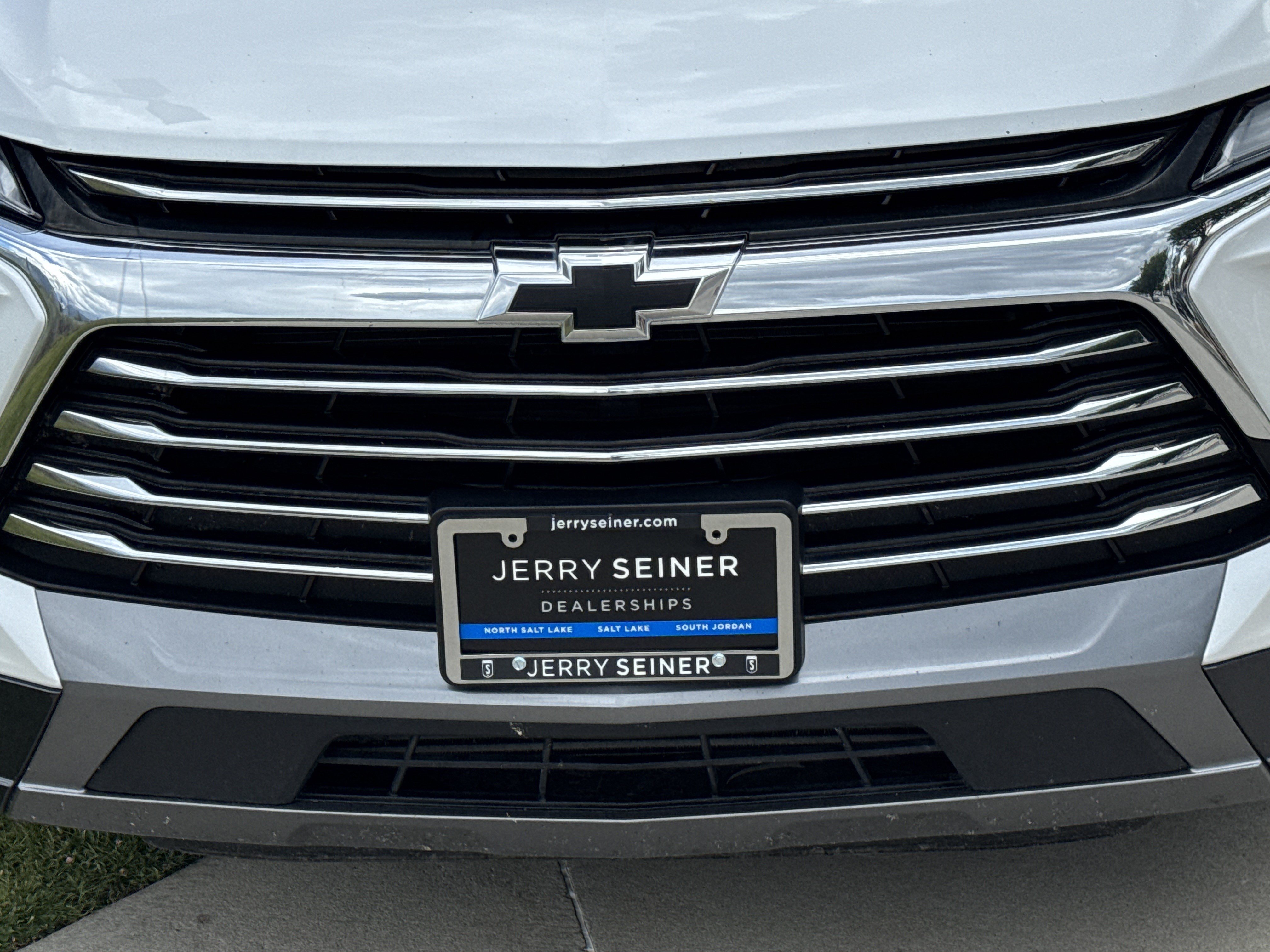 Used 2023 Chevrolet Blazer Premier w/ Enhanced Convenience Package AWD/4WD image 9