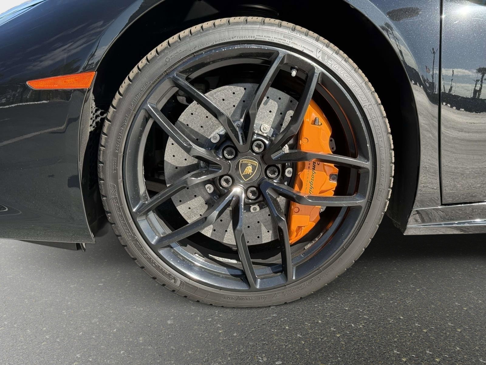 Used 2018 Lamborghini Huracan LP 610-4 AWD/4WD image 11