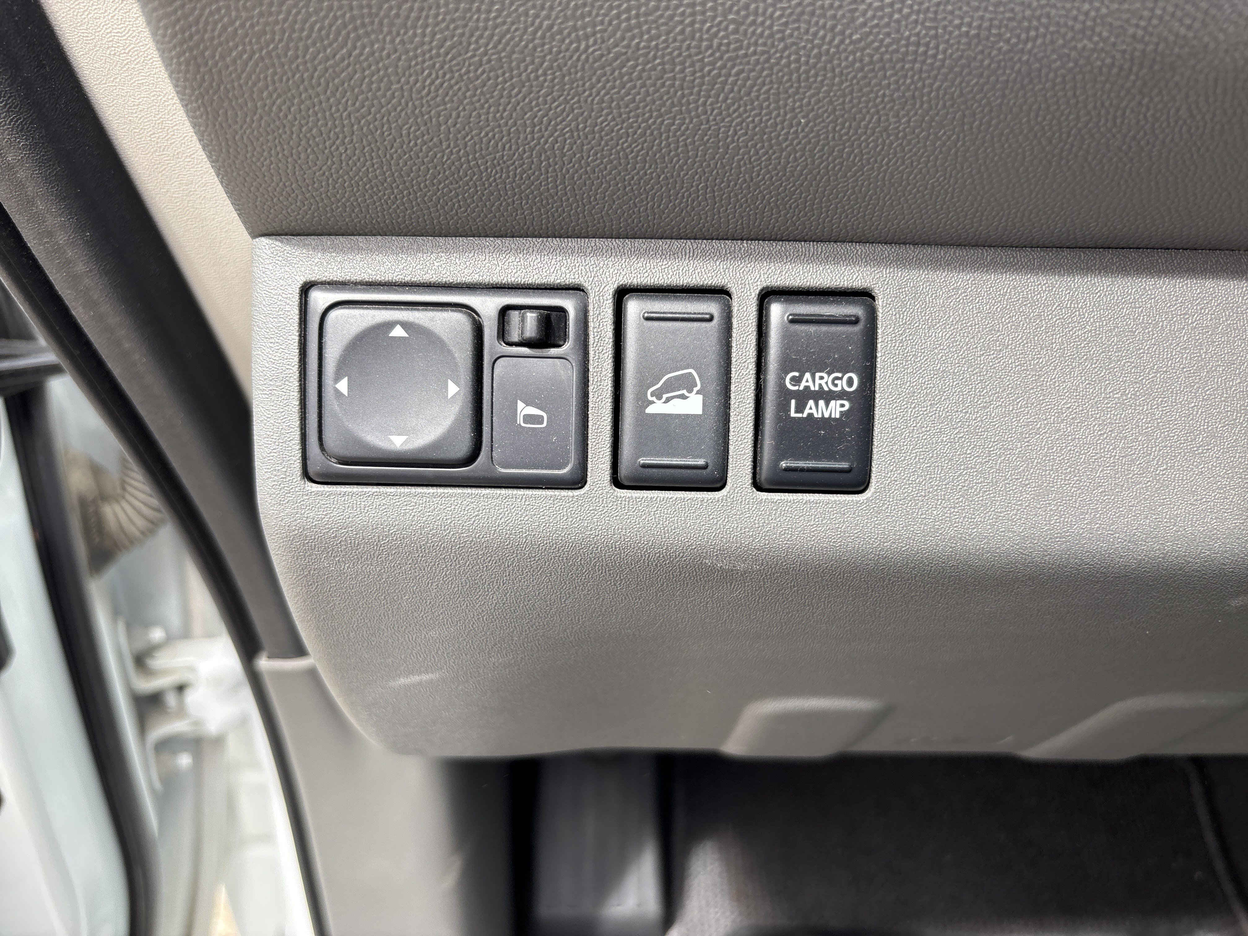Used 2020 Nissan Frontier SV w/ Midnight Edition Floor Mats AWD/4WD image 7