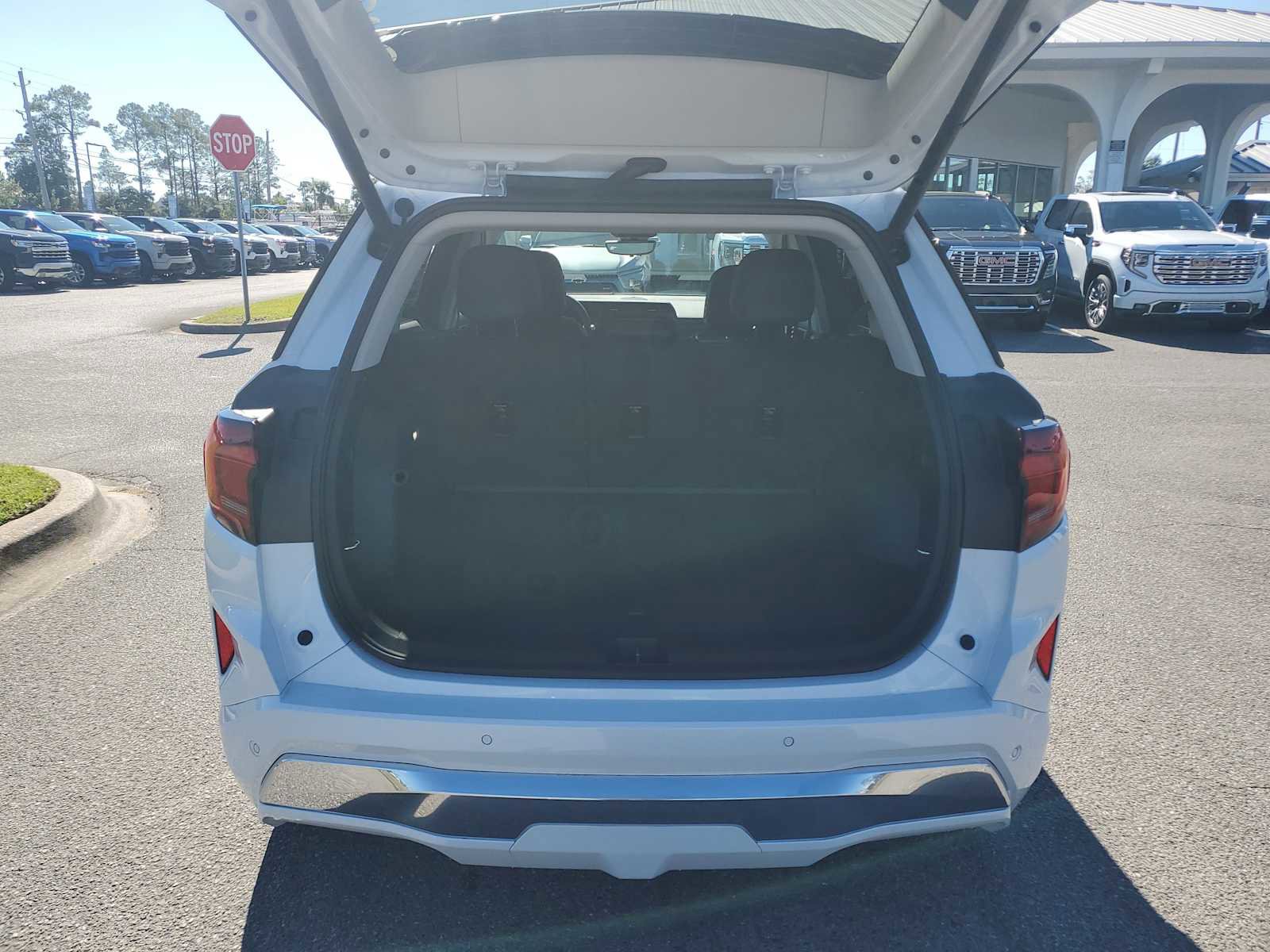 New 2026 GMC Terrain Denali w/ LPO, Black Badging Package image 29