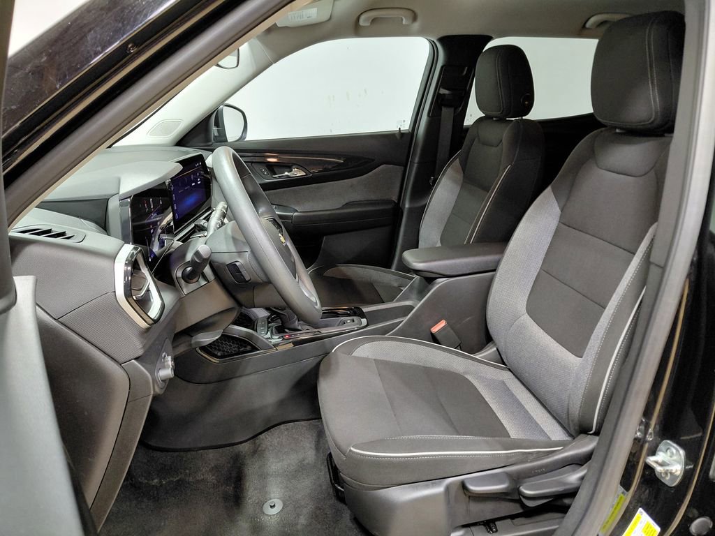 Used 2025 Chevrolet TrailBlazer LT FWD image 12