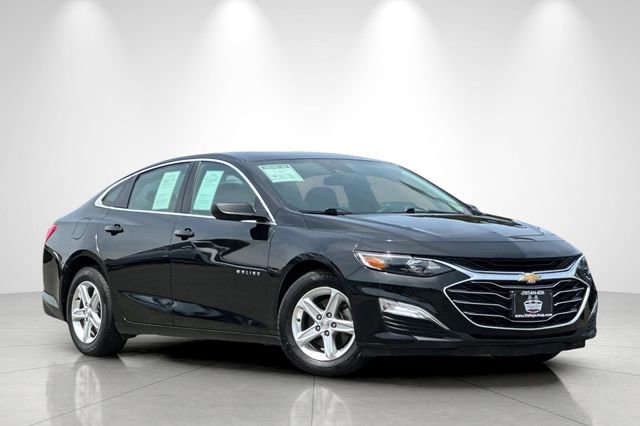 Used 2023 Chevrolet Malibu LS FWD image 2