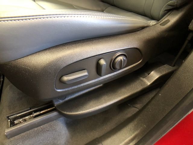 Used 2022 Buick Enclave Essence AWD/4WD image 11