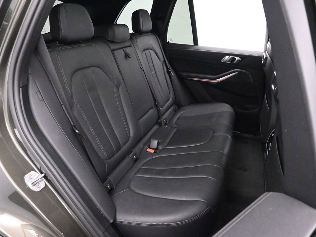 Used 2022 BMW X5 xDrive40i w/ M Sport Package image 22