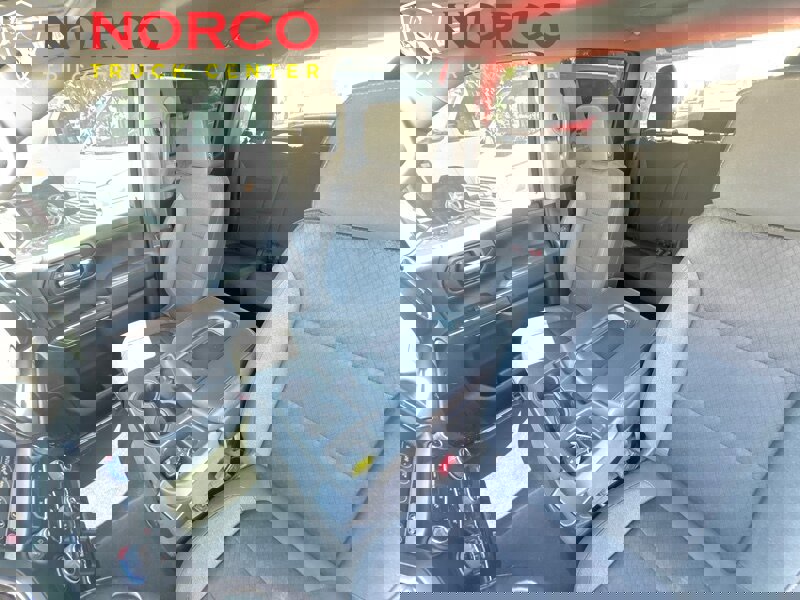 Used 2022 Chevrolet Silverado 1500 LT image 25